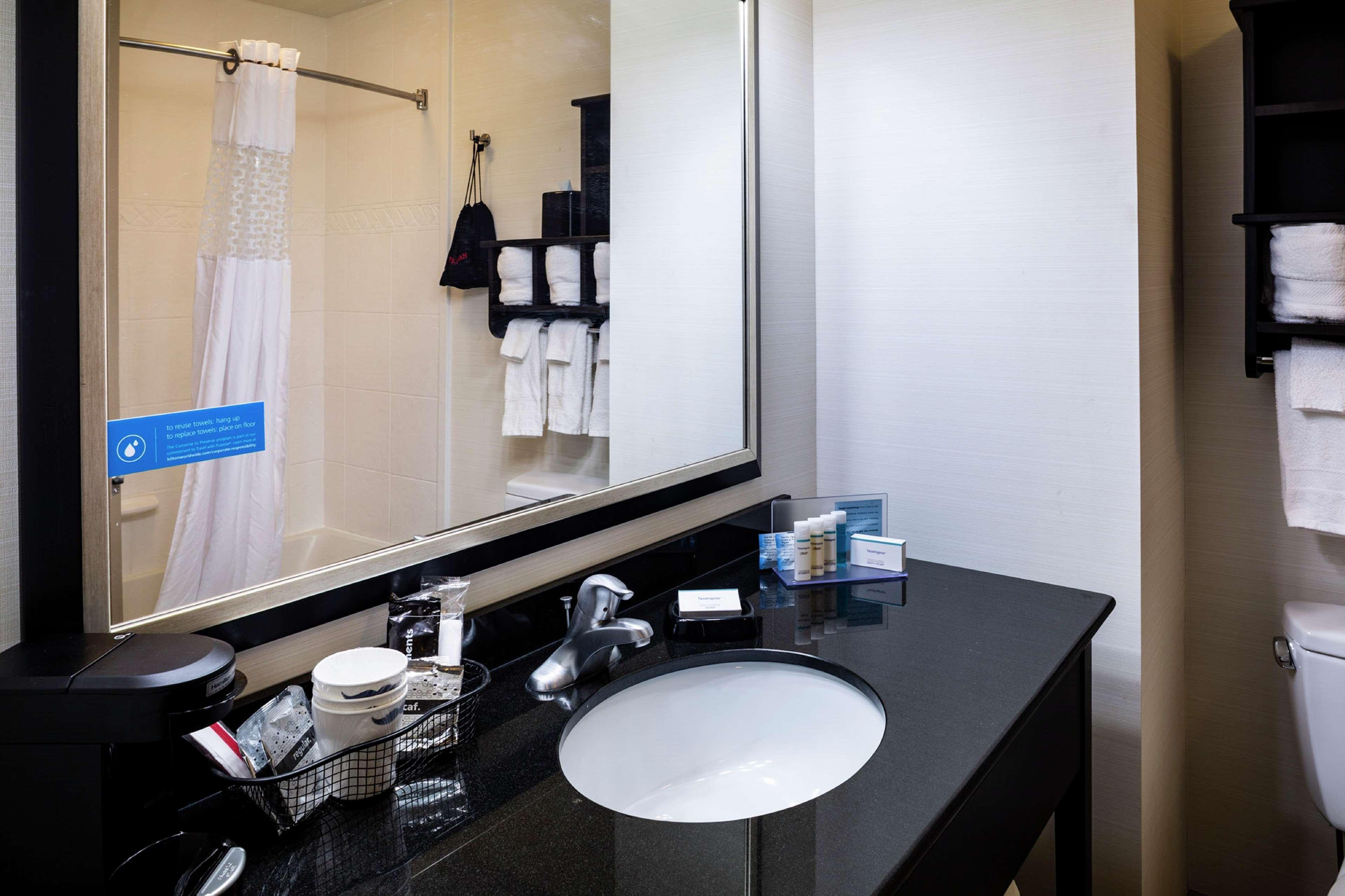 Hampton Inn Limerick Екстериор снимка