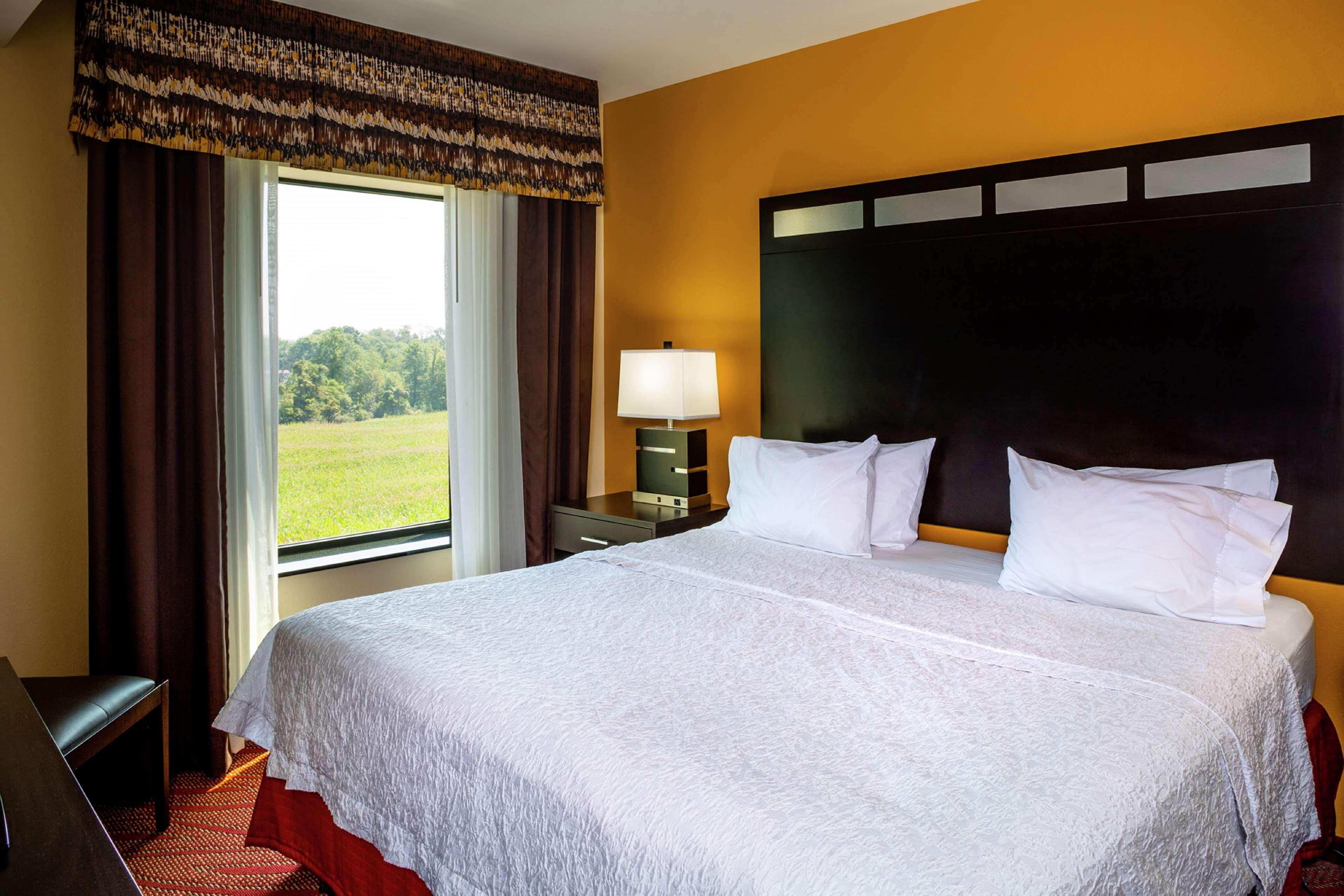 Hampton Inn Limerick Екстериор снимка