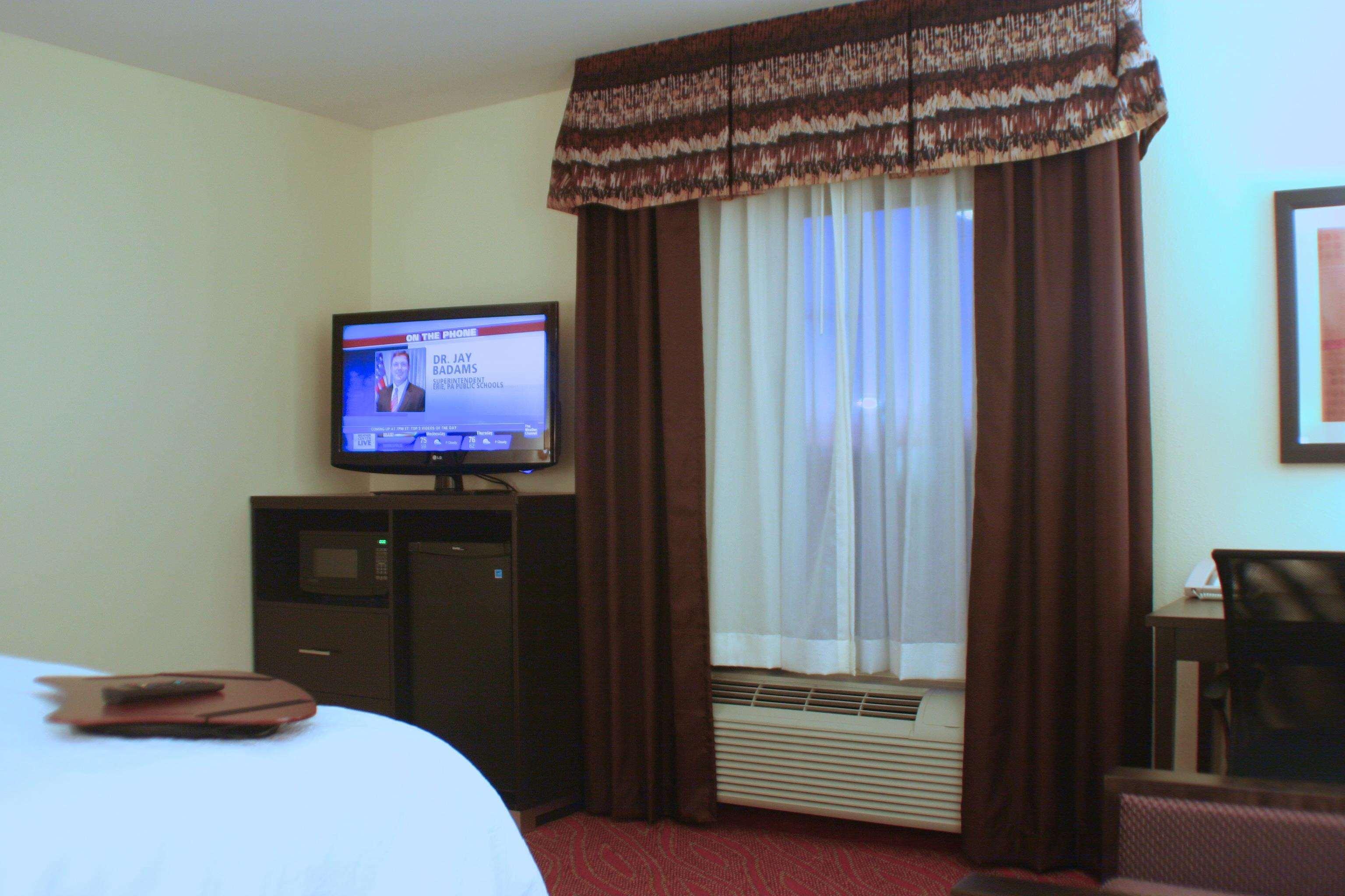 Hampton Inn Limerick Екстериор снимка