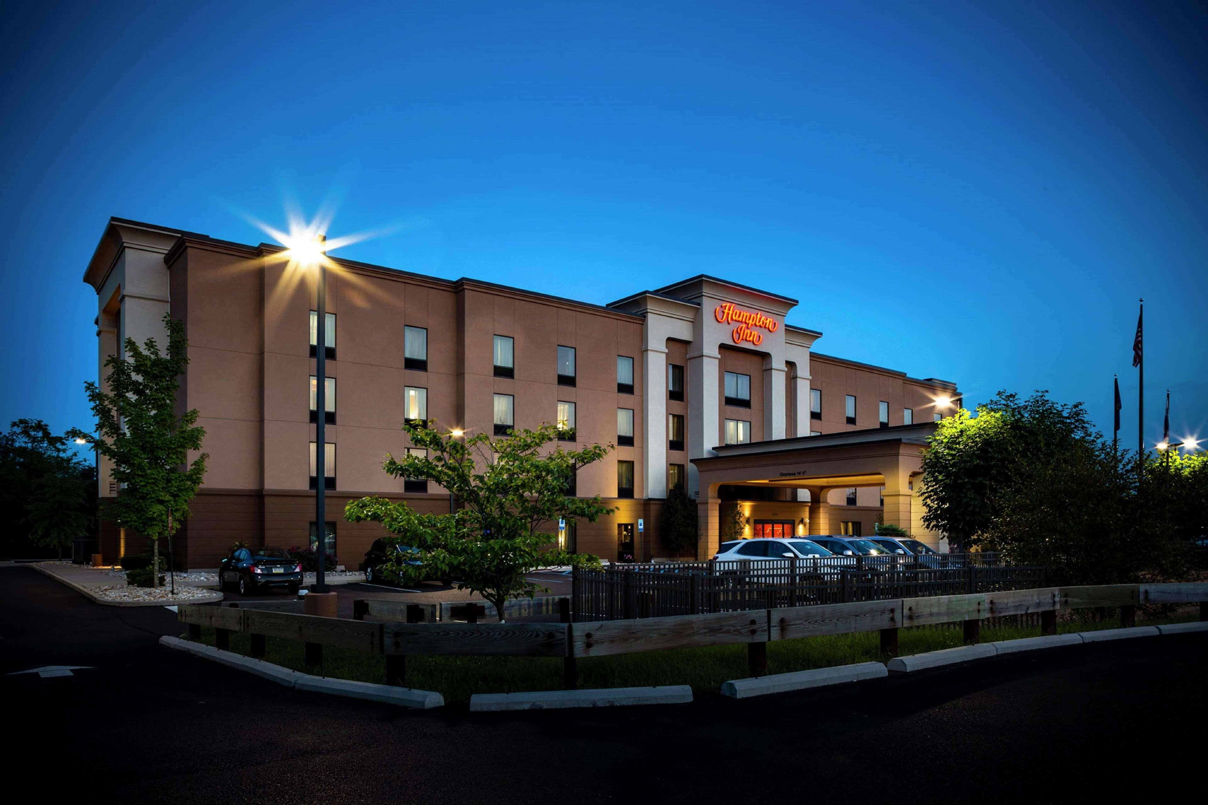 Hampton Inn Limerick Екстериор снимка