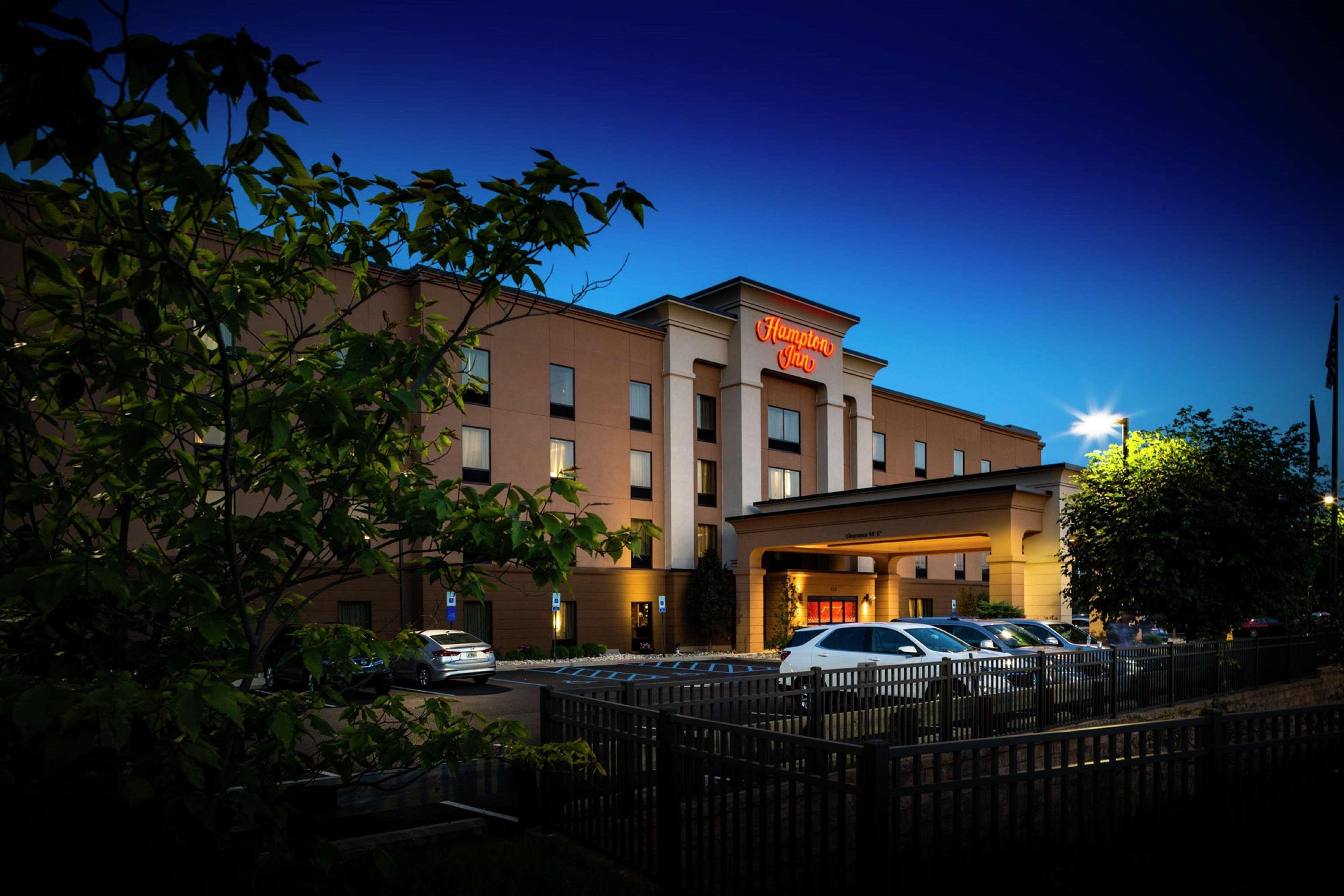 Hampton Inn Limerick Екстериор снимка