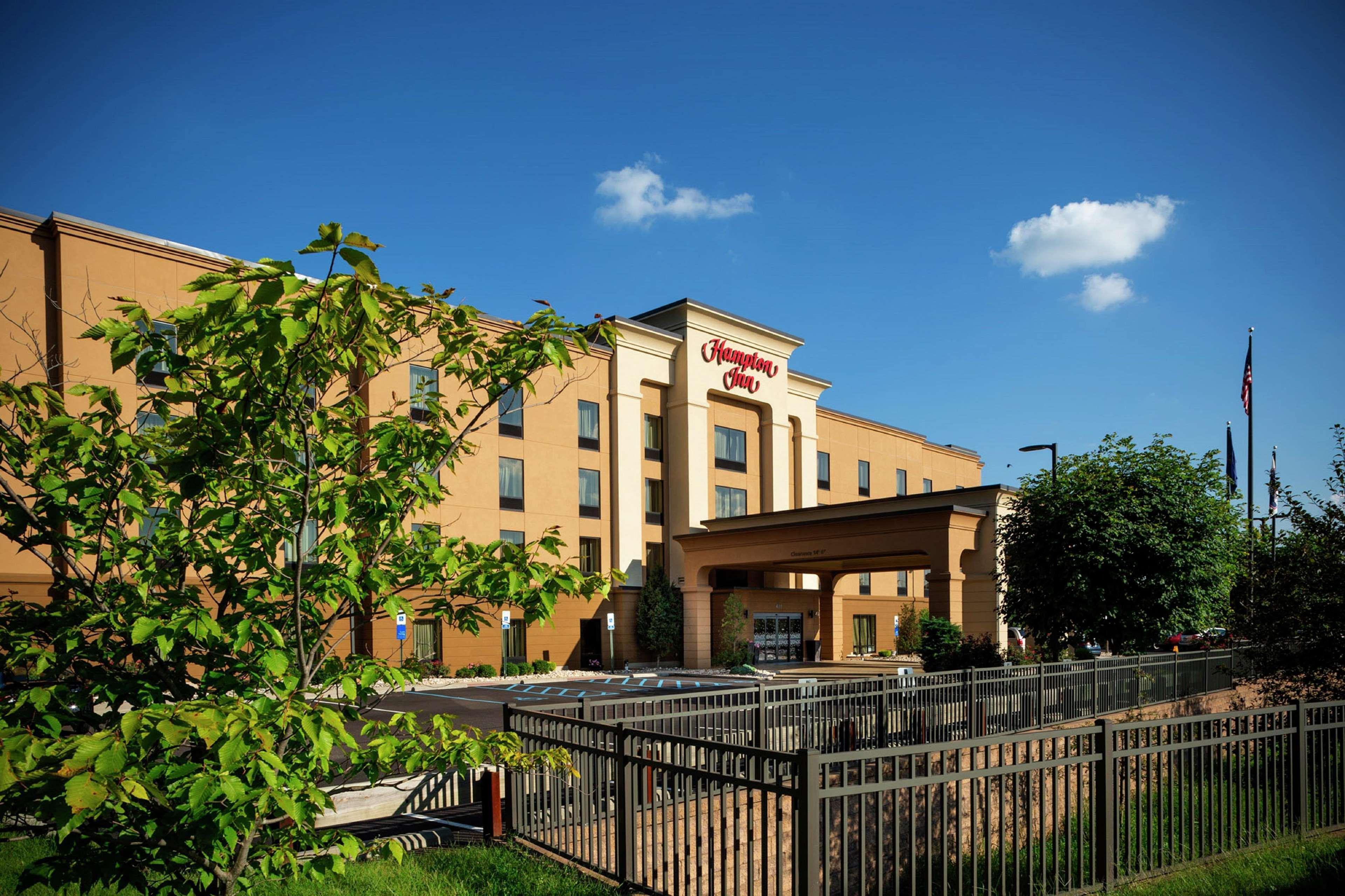 Hampton Inn Limerick Екстериор снимка