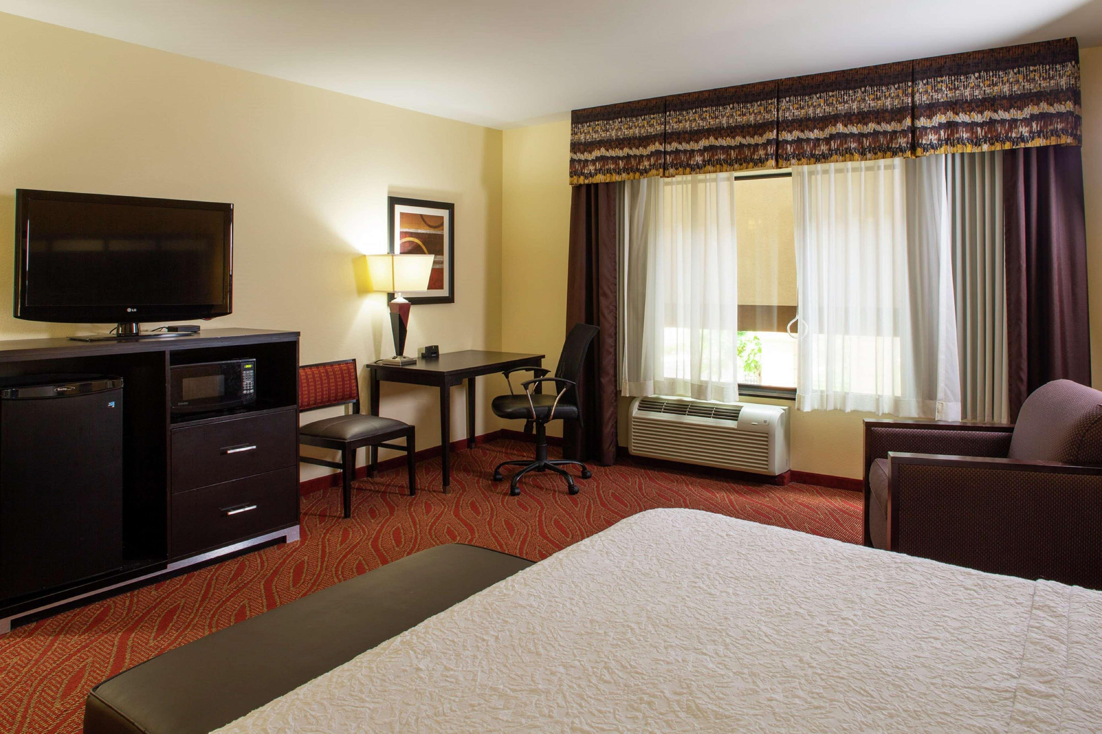 Hampton Inn Limerick Екстериор снимка