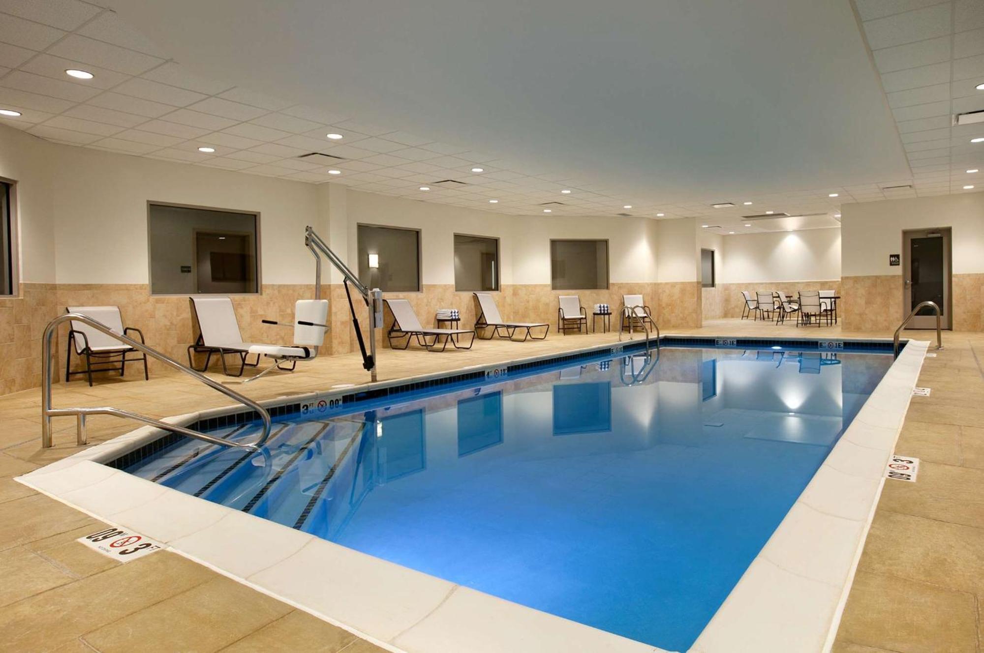 Hampton Inn Limerick Екстериор снимка