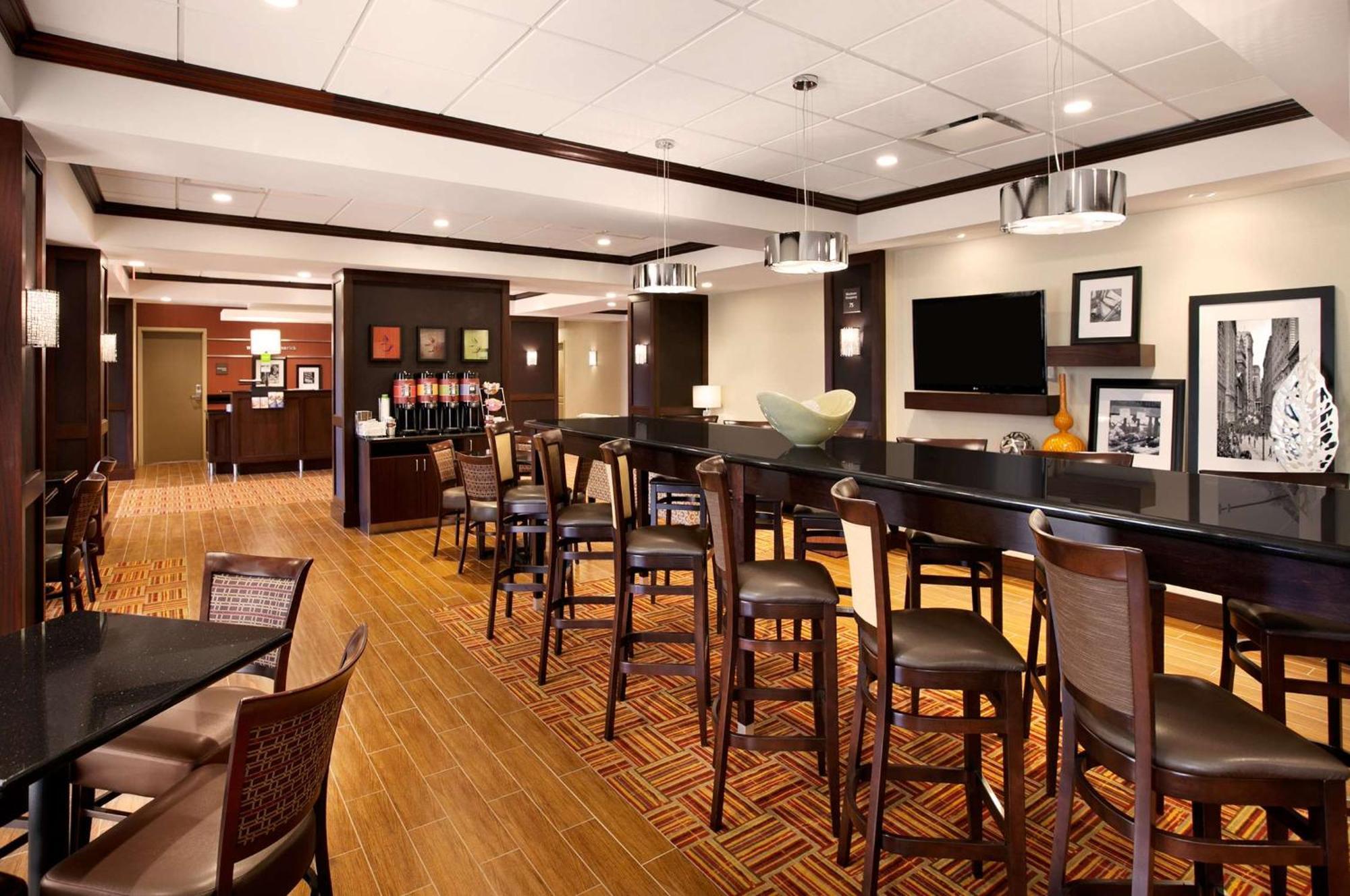 Hampton Inn Limerick Екстериор снимка